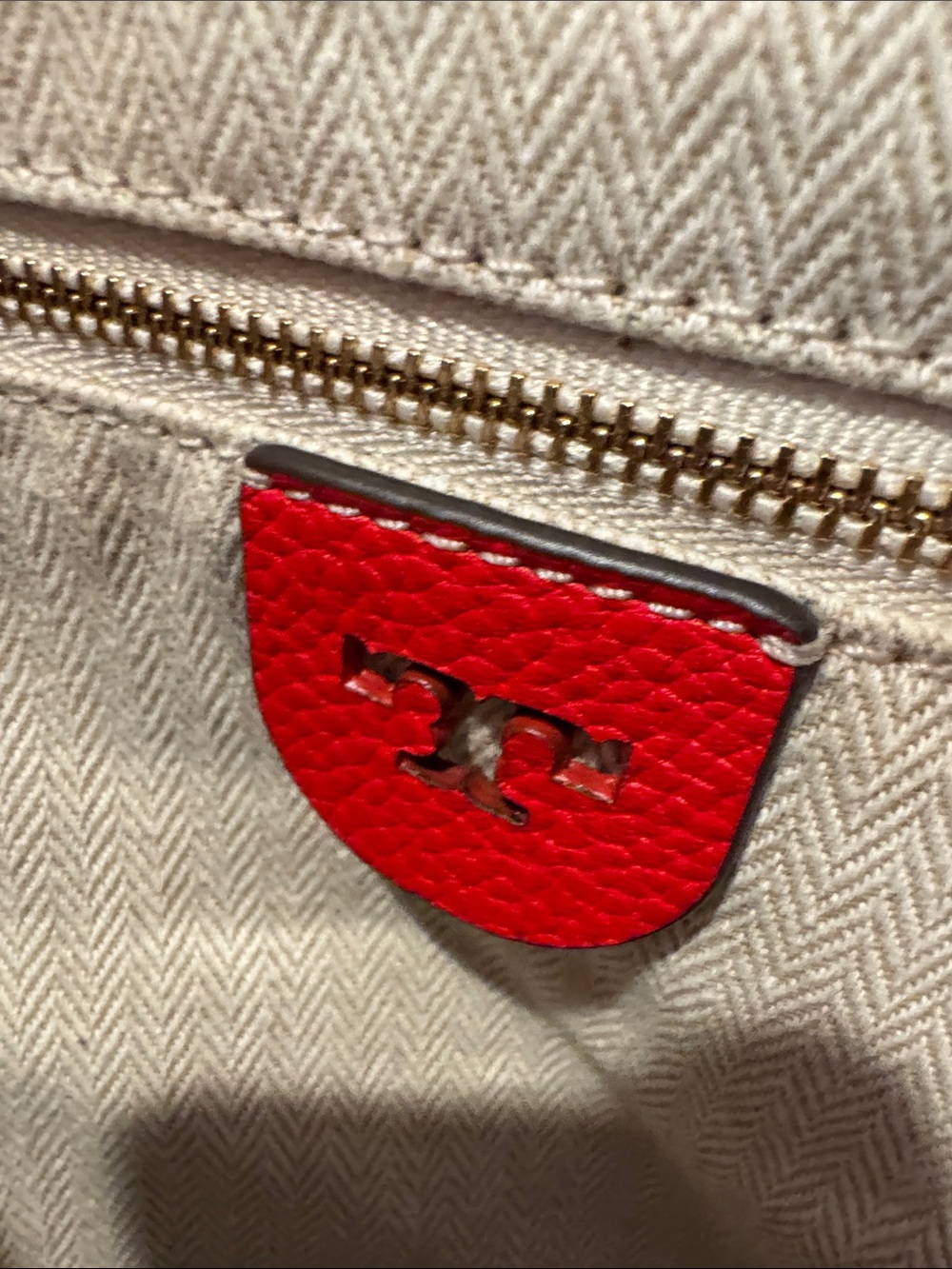 Tory Burch McGraw Hobo Bag - Picture 9 of 11